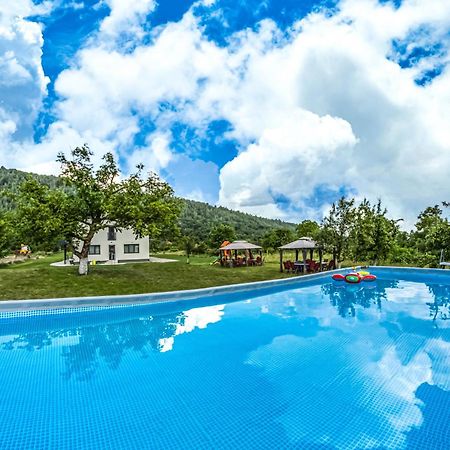 Transalpina Retreat Novaci-Străini Exterior foto