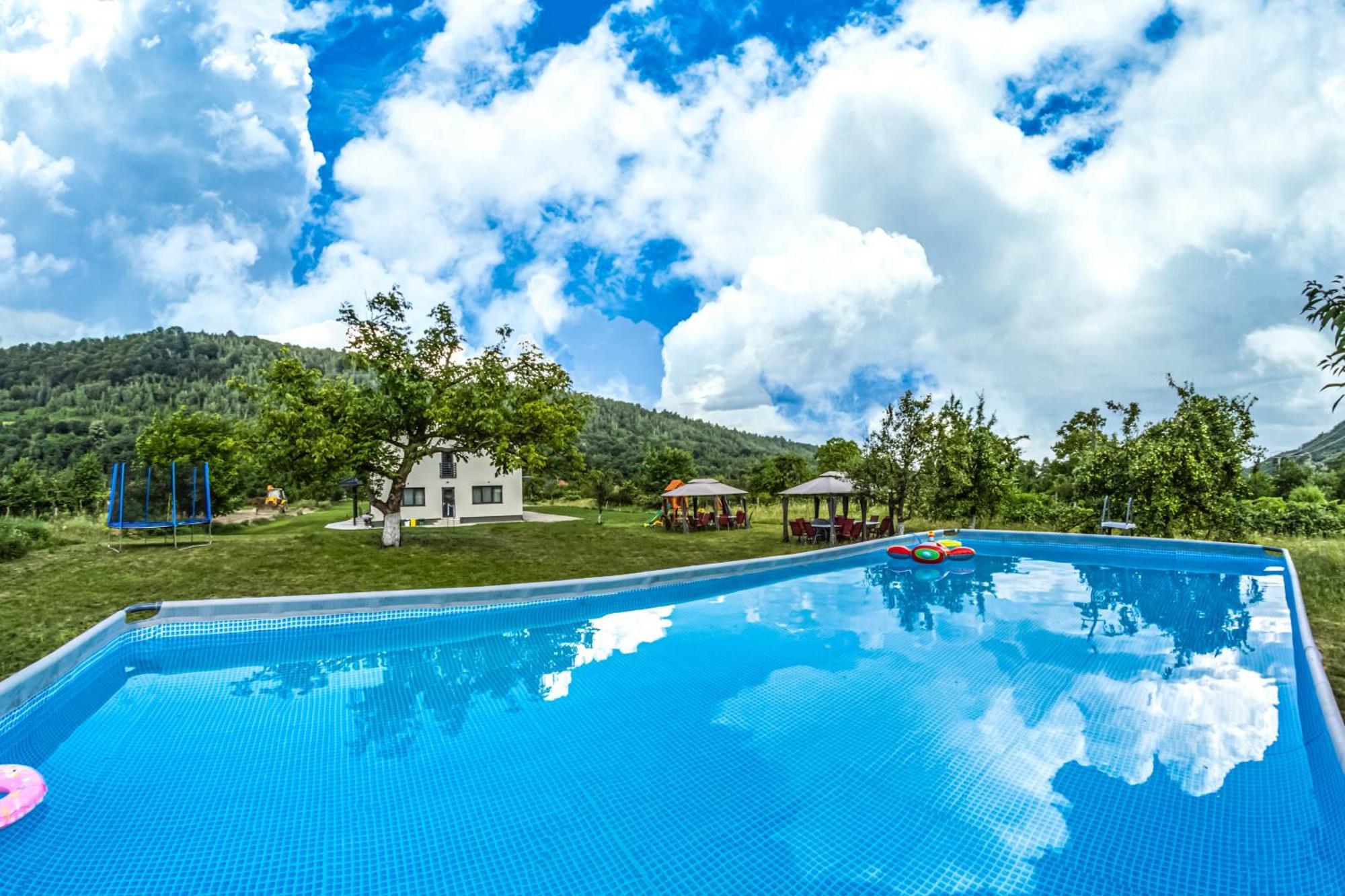 Transalpina Retreat Novaci-Străini Exterior foto